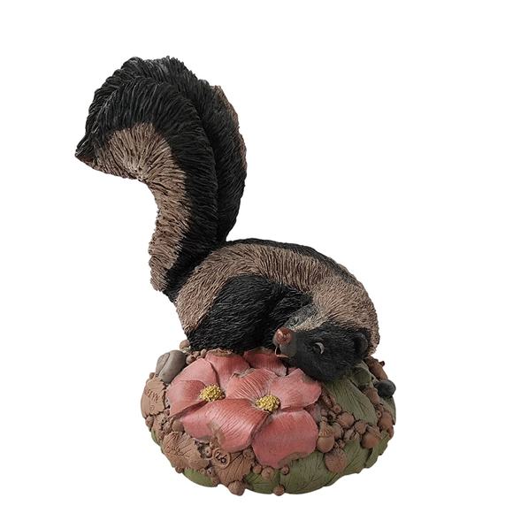 Tim Clark Wolfe Other - Tim Clark Wolfe Collectable Figurine Skunk "Madelyn" 1991 #26 Resin